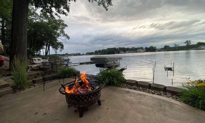 Hamilton Apartment | Cozy 1-bedroom apartment @ Hamilton Lake with lake access and boat pier
