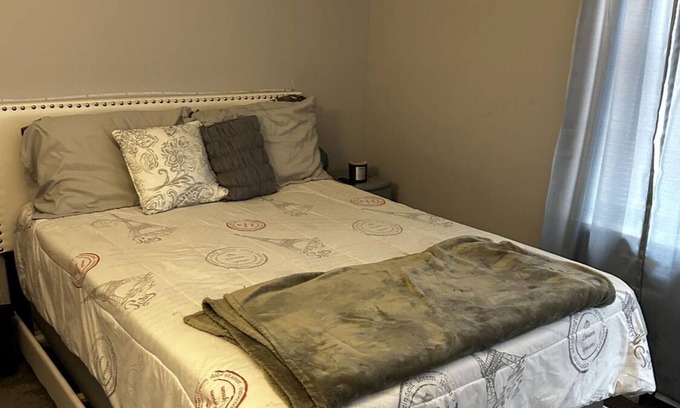 Hartford Apartment | Cozy 1-bedroom apartment in awesome Hartford with fitness room, WiFi