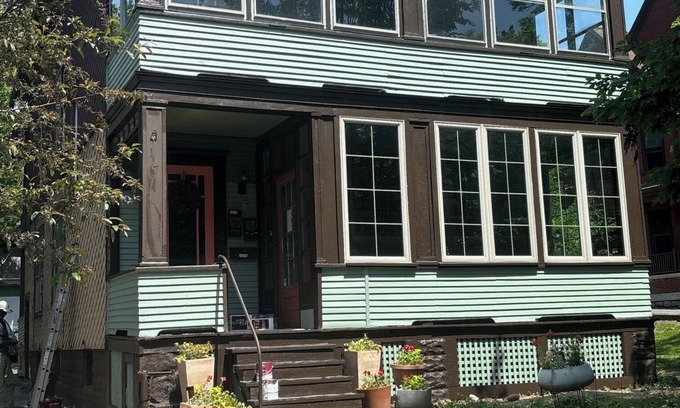 Downtown Syracuse Apartment | Cozy 1-bedroom apartment with WiFi, and restaurants nearby in Syracuse