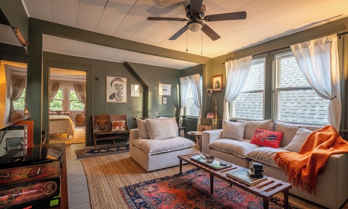 Downtown Buffalo Apartment | Cozy 1-bedroom apartment in the lovely Elmwood Village