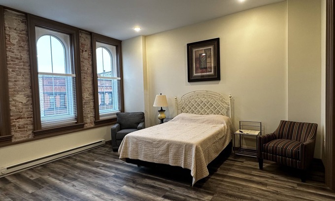 New Ulm Apartment | Cozy 1 bedroom apartment located in beautiful downtown New Ulm
