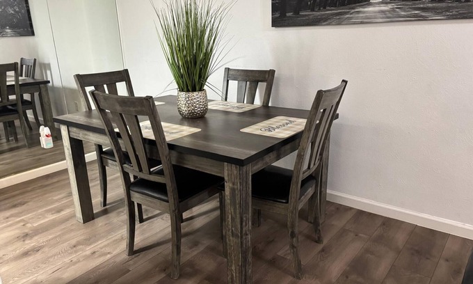 Northwest Dallas Apartment | Cozy 1-bedroom apartment in perfect Dallas with AC, WiFi