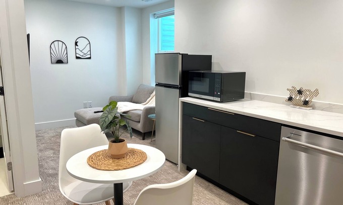 West Colfax Apartment | Cozy 1-bedroom apartment in fantastic Denver with WiFi, AC, Laundry and more!