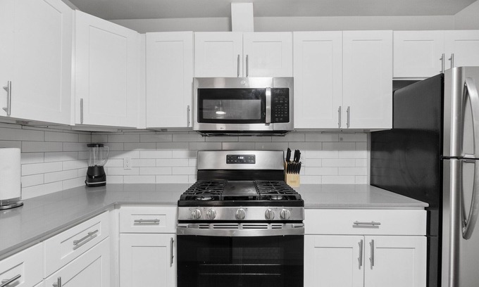 Highland Apartment | Cozy 1 Bedroom Apt in Highland Austin 1332