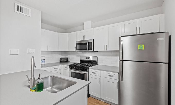 Highland Apartment | Cozy 1 Bedroom Apt in Highland Austin 5242