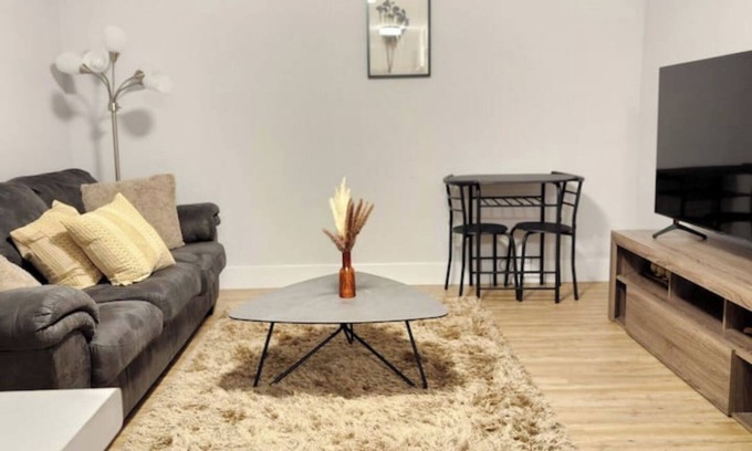 Moncton House | Cozy 1 bedroom basement apartment