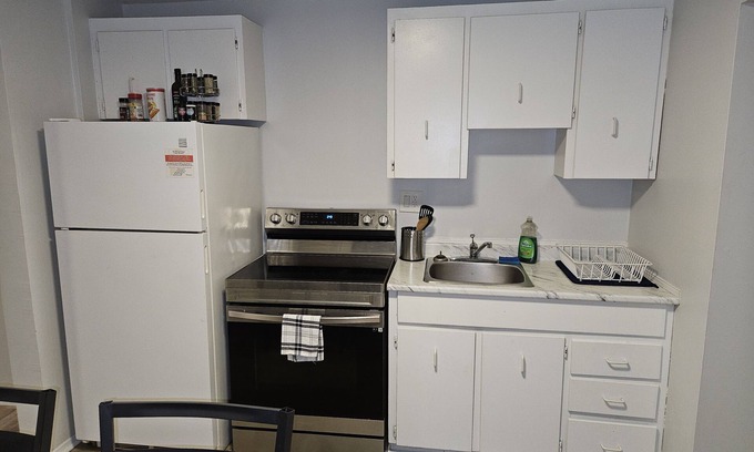 Sudbury Apartment | Cozy 1-bedroom apartment in lovely Greater Sudbury with WiFi, AC
