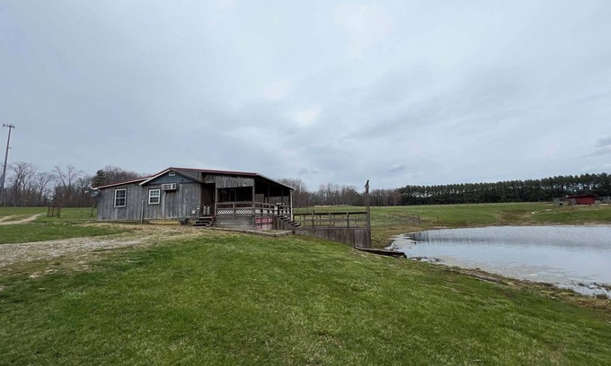Jamestown Cabin | Cozy 1-bedroom cabin with AC, FREE WiFi in Jamestown