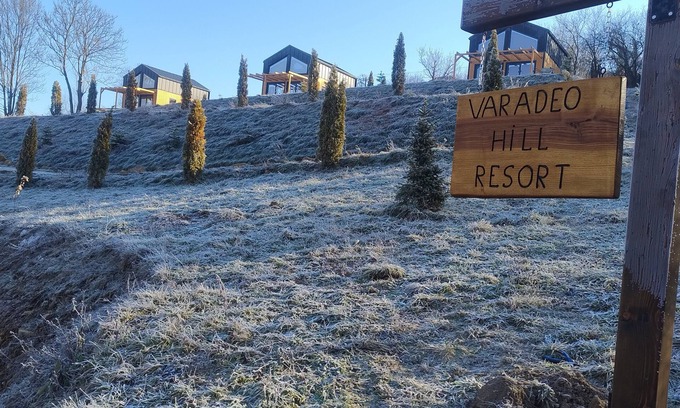 Suncuius Ski Chalet | Cozy 1-bedroom chalet with WiFi, AC in charming Șuncuiuș