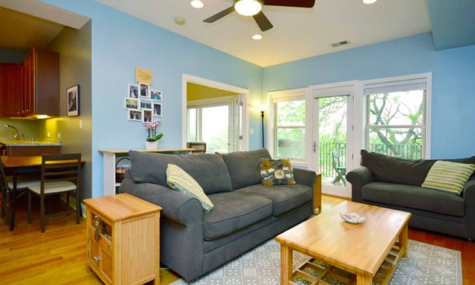 Forestview Apartment | Cozy 1 Bedroom Condo overlooking Lake Michigan π