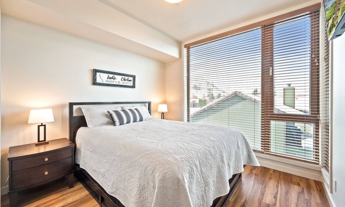 Chelan Condo | Cozy 1 bedroom condo steps away from the lake