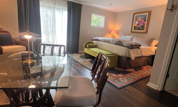 Little Rock House | Cozy 1-bedroom guest house in quiet Robinwood division within Little Rock.