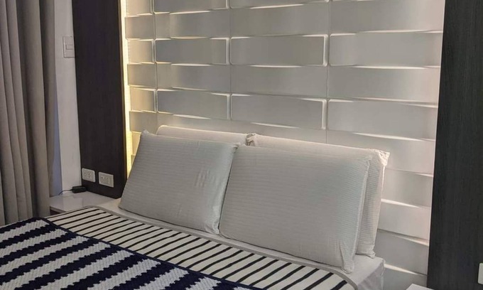 Pasig Condo | Cozy 1-Bedroom Hideaway: Your Home Away from Home - near malls & restaurants!