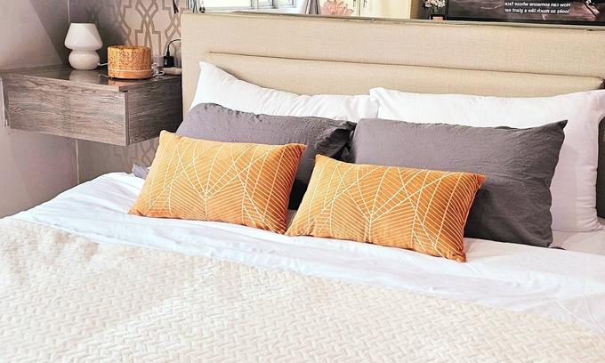 Pinagsama Condo | Cozy 1-bedroom hideout with highspeed WiFi in McKinley