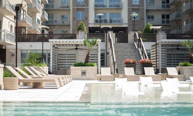 Midtown Apartment | Cozy 1-bedroom in enjoyable Houston with fitness room, WiFi, Pool, Balcony