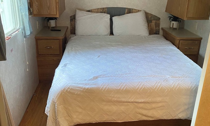 Miami Gardens House | Cozy 1-bedroom mobile home with WiFi, AC in wonderful Miami