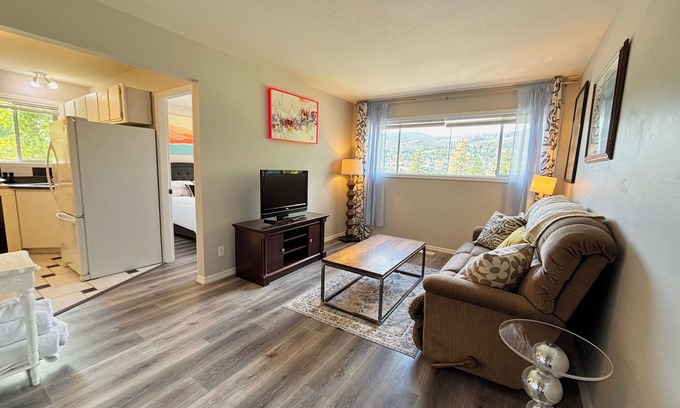Central Okanagan House | Cozy 1 bedroom self-contained suite near the Westside Wine Trail.