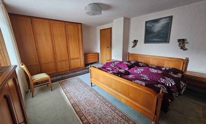 Gauting House | Cozy 1-bedroom, sharing bathroom and kitchen in marvelous Gauting with WiFi