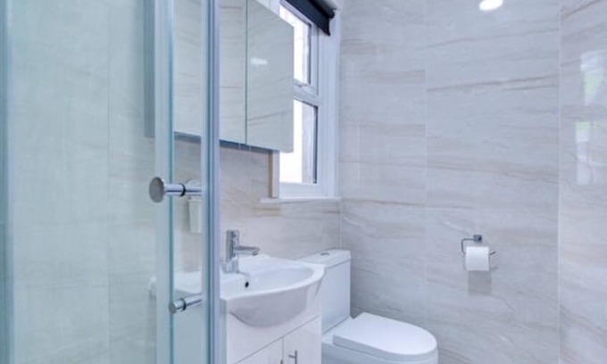 Gascoigne Apartment | Cozy 1-Bedroom Studio Apartment