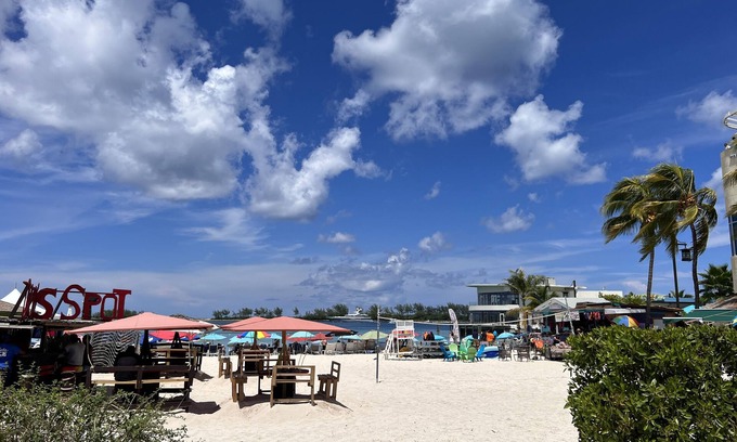 Downtown Nassau Apartment | Cozy 1 bedroom Suite in Downtown Nassau - 3 Min from the Beach