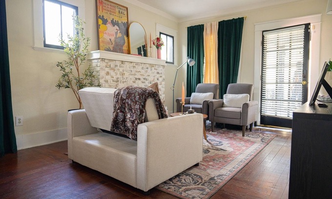 South Eola Apartment | Cozy 1-bedroom with a beautiful backyard in awesome Orlando