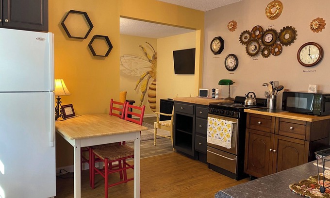Silver Lake Apartment | Cozy 1-bedroom with WiFi and AC in charming Wilmington