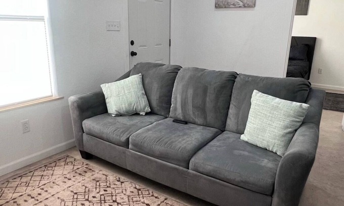 Uvalde Apartment | Cozy 1-bedroom with WiFi and AC in charming Uvalde