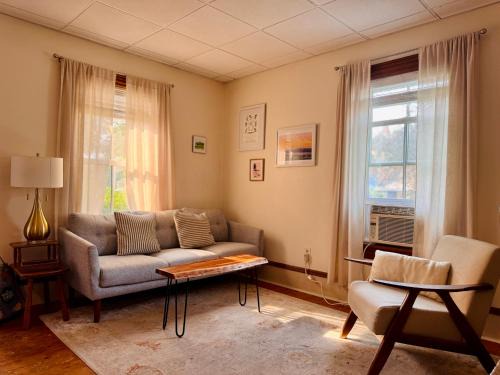 Shelburne Apartment | Cozy 1BD in Historic Shelburne