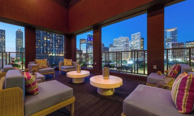 Central Business District Apartment | Cozy 1BDR Apartment City Views W/Pool, Free Parking
