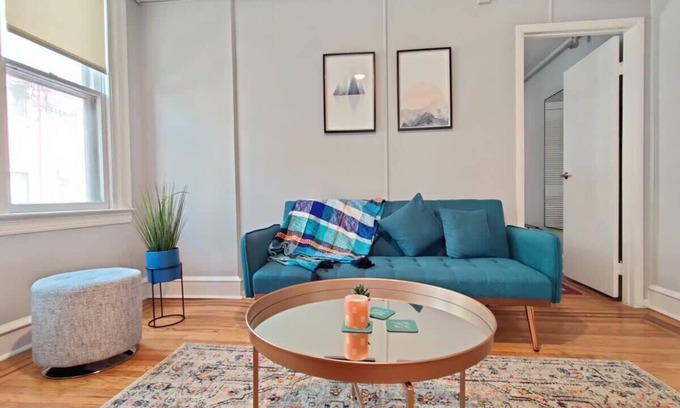 Center City Apartment | Cozy 1BDR In Central Philly | Hosted By StayRafa
