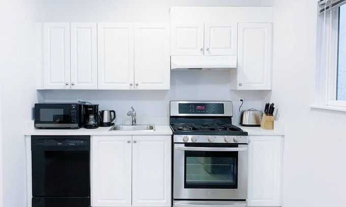 Maple Ridge Apartment | Cozy 1bdr suite | private entry & prime location in Maple Ridge, pet friendly!
