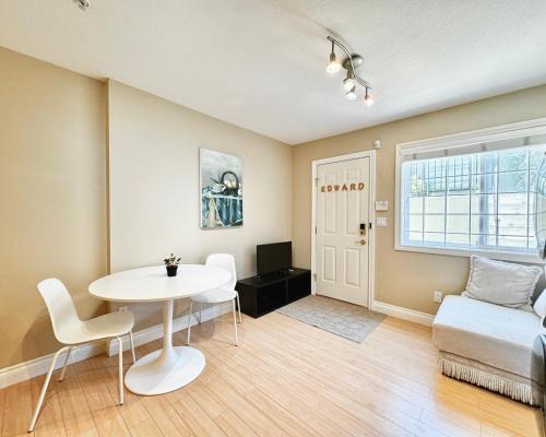 Marpole Apartment | Cozy 1bedroom Suite in Vancouver Westside