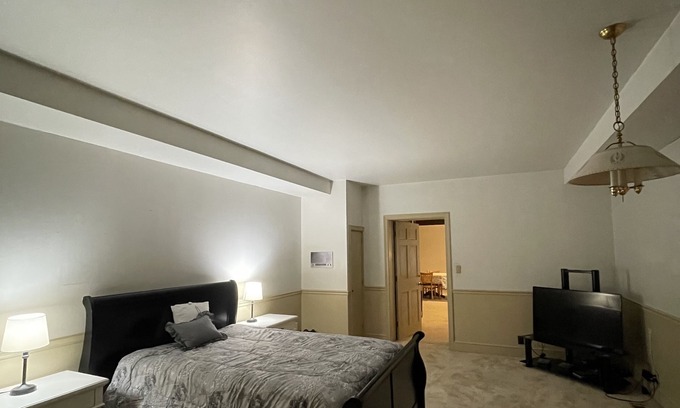 Brooklandville House | Cozy 1bedroom suite with a bowling alley! Family friendly- 10 min away from mall