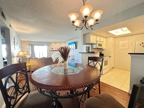 Windsor Apartment | Cozy 1BR, 1BA condo