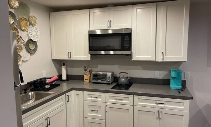 Oakland House | Cozy 1BR ADU Nestled in Foothill