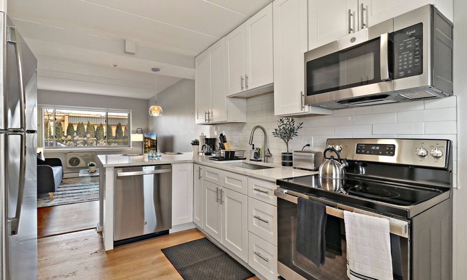 Arlington Heights Apartment | Cozy 1BR Apartment in Arlington Heights