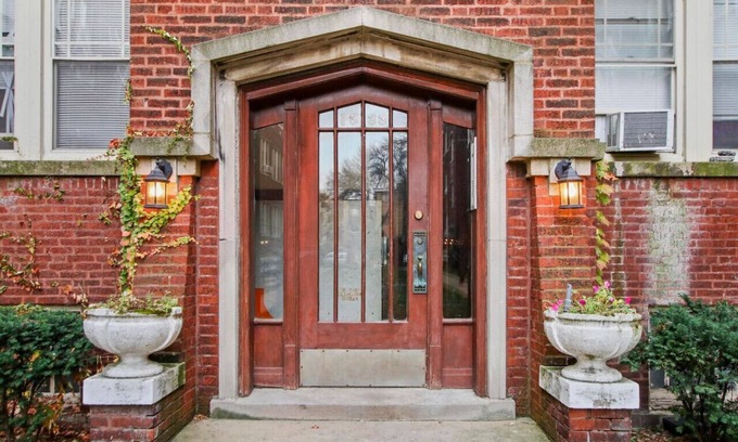 Rogers Park Apartment | Cozy 1BR Apartment in Rogers Park