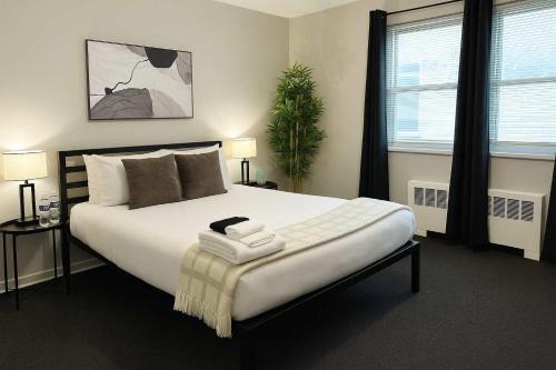 North Park Apartment | Cozy 1BR Apt Near Dining & Shops - Kimball C2