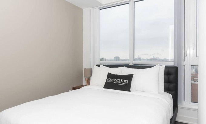 Toronto Entertainment District Apartment | Cozy 1BR Apt with Billiards near Alexandra Theatre