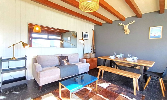 Cadeilhan-Trachere Apartment | Cozy 1BR for 4 with south balcony and parking at 1700m elevation