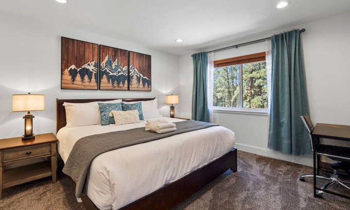 Black Bart House | Cozy 1BR | King Bed-Soaking Tub-Trails | Sleeps 2
