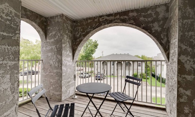Hope Gardens Apartment | Cozy 2 BDR Condo with lovely Balcony! 1.5M to Broadway