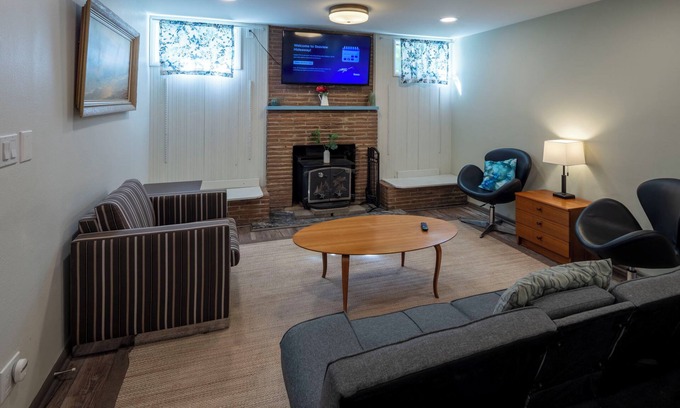 West Seattle House | Cozy 2-bed/1ba daylight basement, Sleeps 6, 2 miles from Alki Beach
