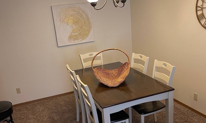 Rapid City Apartment | Cozy 2 bed 2 bath apartment in a quiet and safe neighborhood