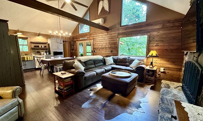 Burnsville House | Cozy 2 bed/2 bath cabin with loft -SLEEPS 8- only 10 minutes to Town Square!