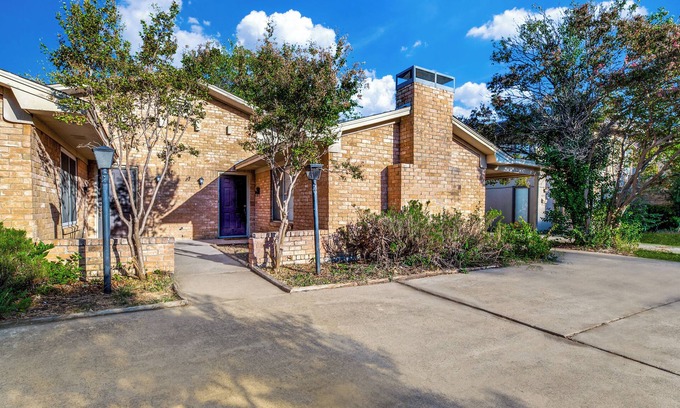 Fort Worth House | Cozy 2-Bed, 2 Bath Home