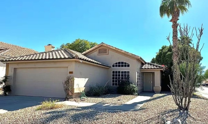 Hillcrest Ranch Homeowners House | Cozy 2 Bed 2 Bath in Hillcrest Ranch