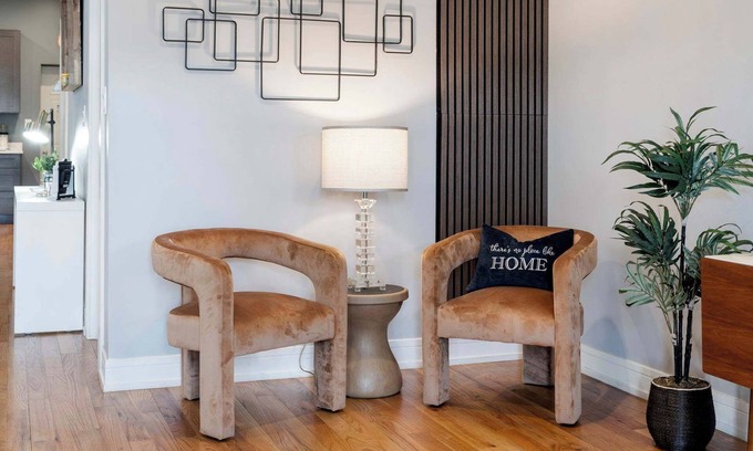 Near West Side Apartment | Cozy 2 Bed Home by West Loop with Parking & Laundry