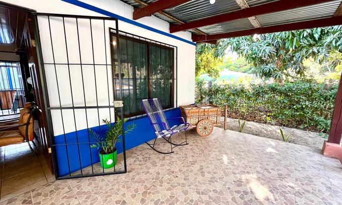 Paquera Cottage | Cozy 2-bedroom house, WiFi, AC in Playa Pajaros, minutes away from MANY beaches!