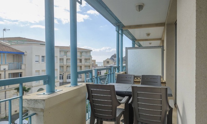 Quartier du Casino Apartment | Cozy 2-Bedroom Apartment with Sea View, Balcony, Pool, Tennis, and Private Parking Near Beach